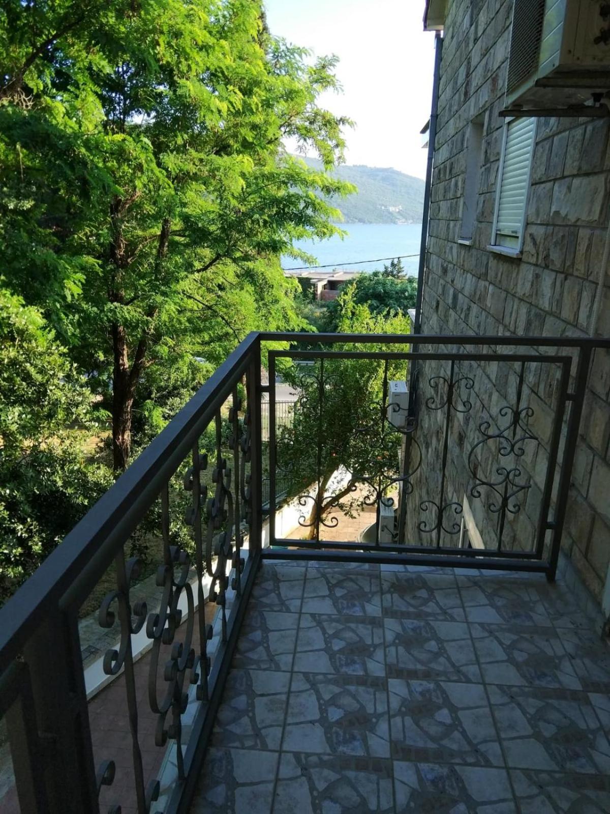 Vila Corovic Kumbor Camera foto